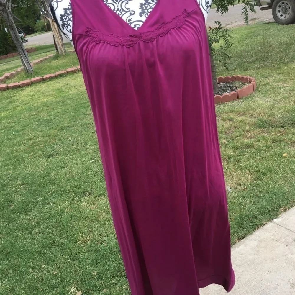 Vanity Fair Vintage gown & Robe Set S